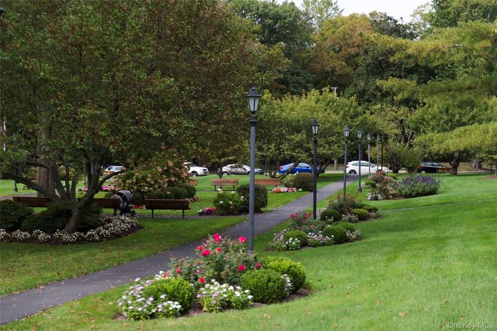 Property Photo:  8 Bryant Crescent 1B  NY 10605 