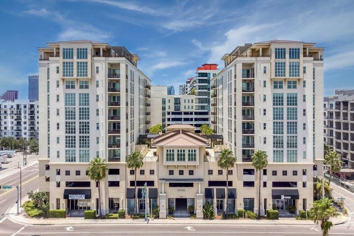 Property Photo:  1238 E Kennedy Boulevard 1004  FL 33602