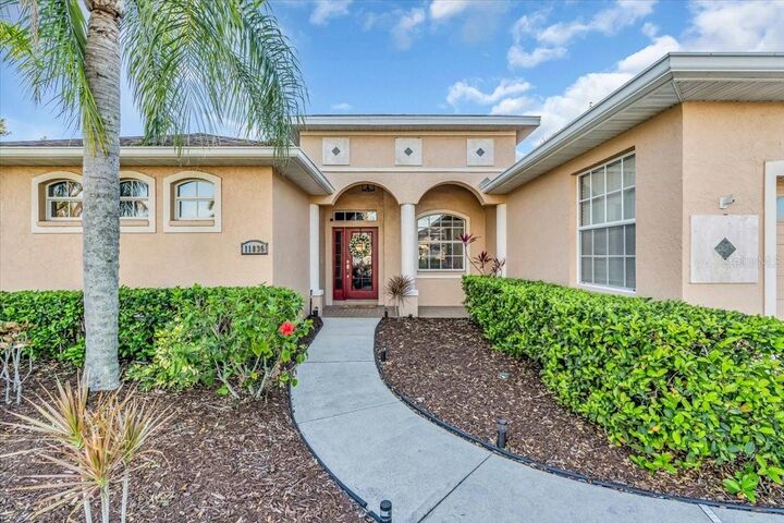 Property Photo:  11835 Hollyhock Drive  FL 34202 