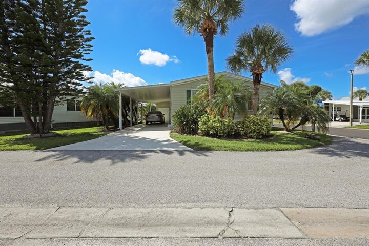 Property Photo:  2100 Kings Highway 1036  FL 33980 