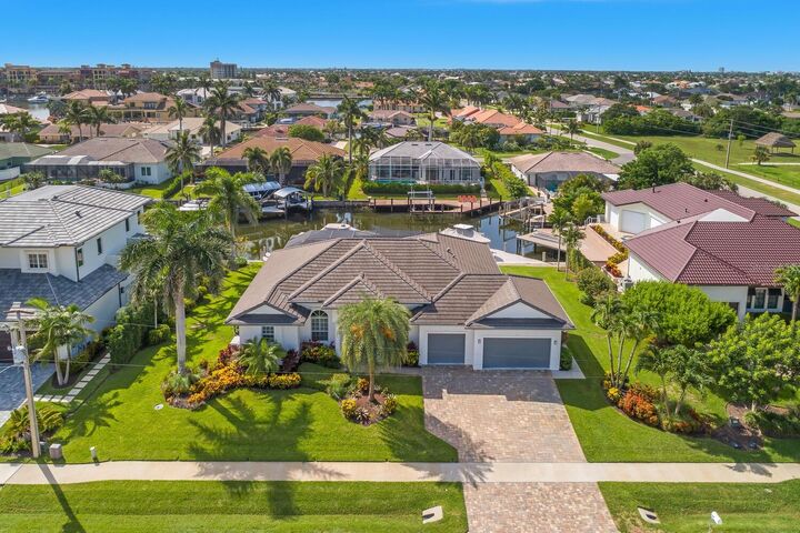 Property Photo:  609 Crescent Street  FL 34145 