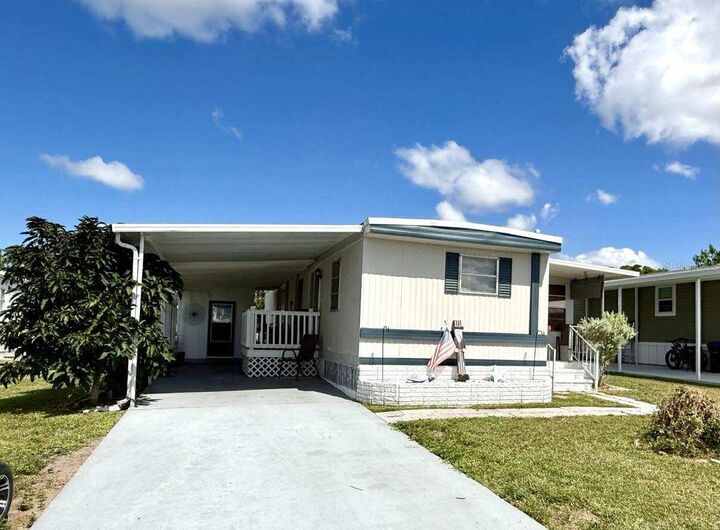 Property Photo: 5516 Holiday Park Boulevard FL 34287