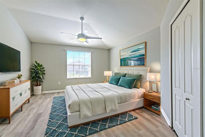 Property Photo:  5046 Gato Del Sol Circle  FL 33544
