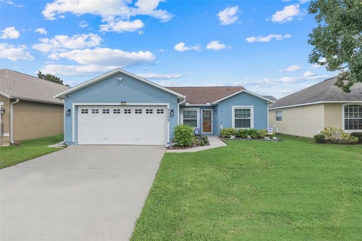 Property Photo: 2115 Korat Lane FL 32751