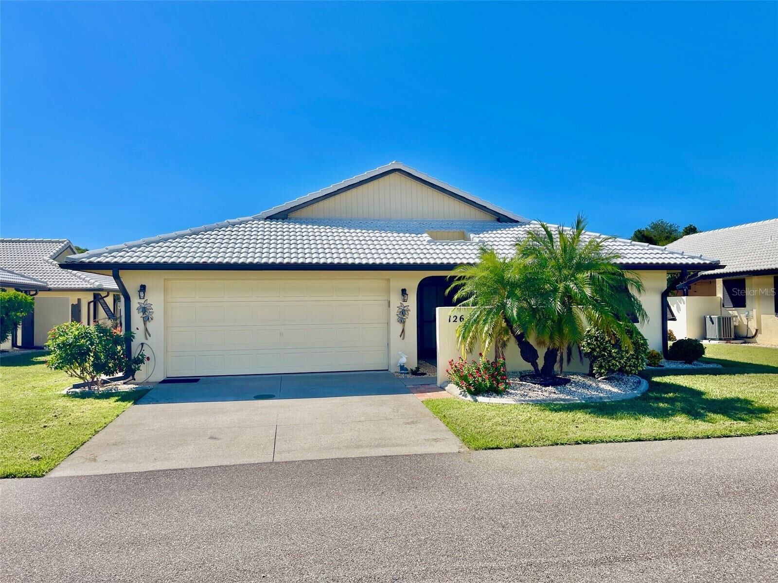 Property Photo:  126 Sandstone Circle  FL 34293 