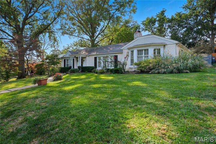 Property Photo: 10 Ladue Hills Drive MO 63132