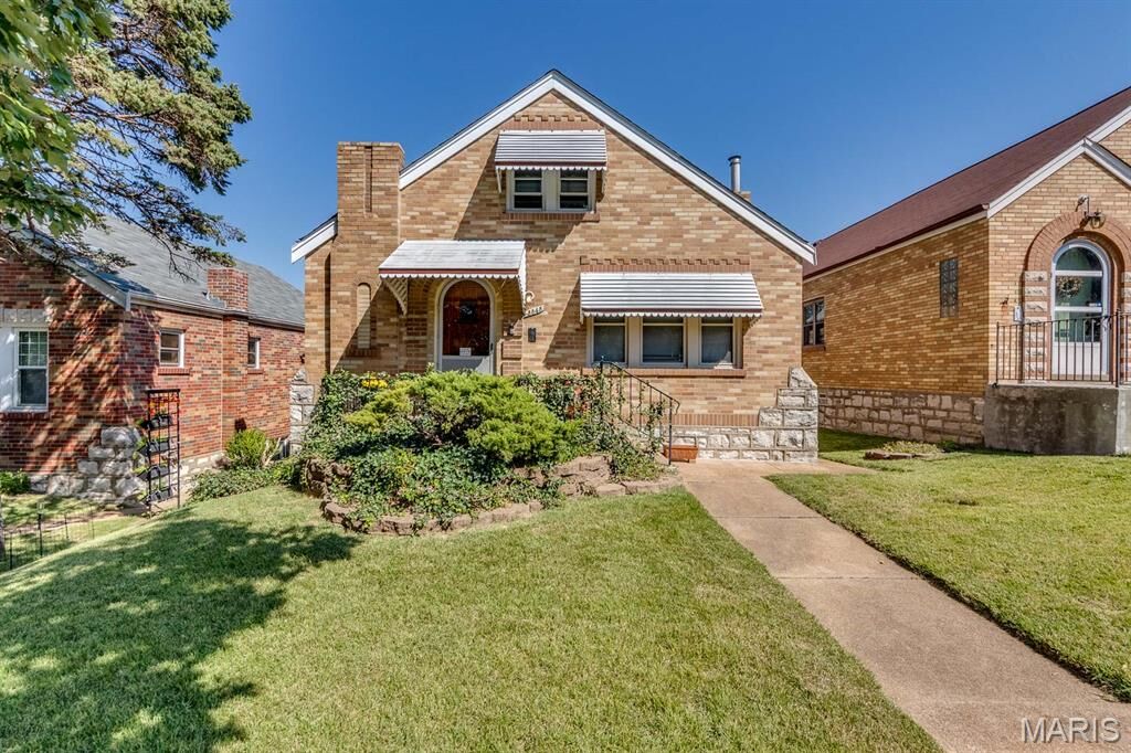 Property Photo: 3845 Blow Street MO 63116