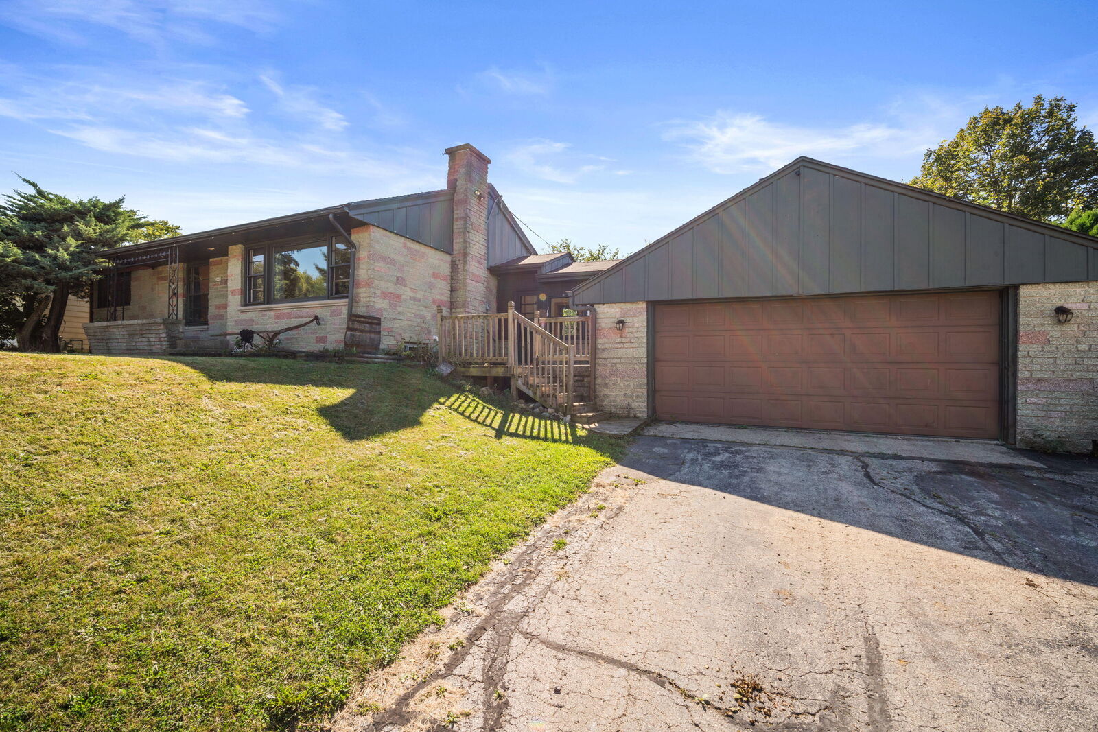 Property Photo:  2403 W Alvina Ave  WI 53221 