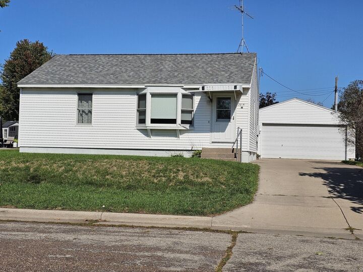 2815 Robinsdale Ave  La Crosse WI 54601 photo