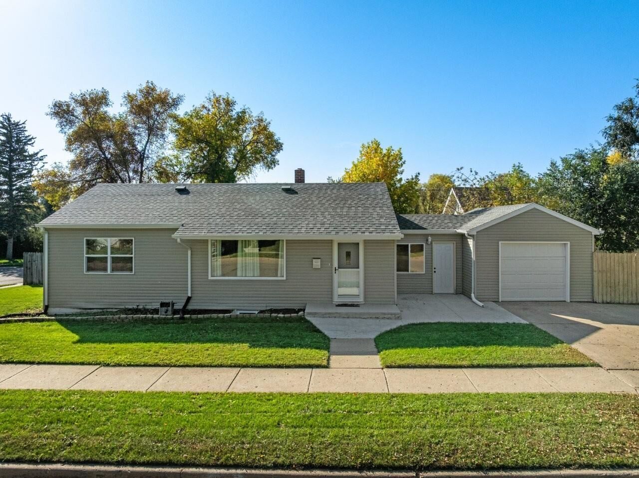 Property Photo: 2201 7th Ave NW ND 58703
