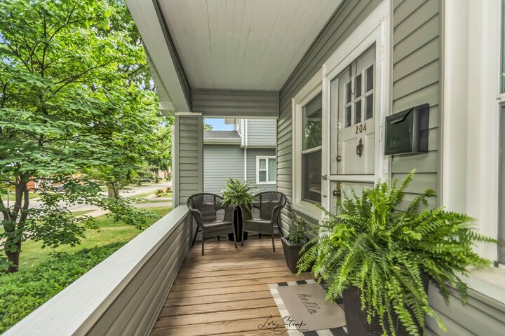 Property Photo: 204 E Burlington Street IL 60546