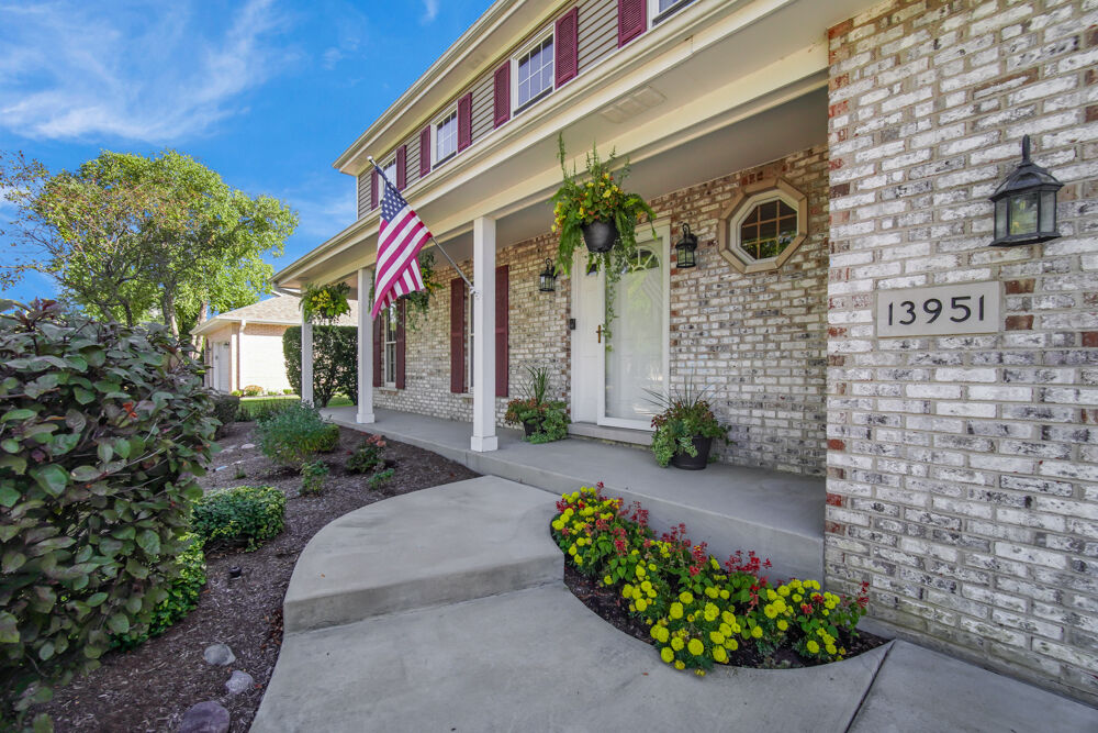 Property Photo:  13951 Green Valley Drive  IL 60467 