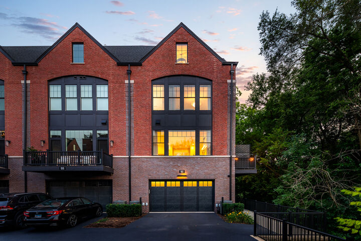 Property Photo:  912 E Chicago Avenue  IL 60540 