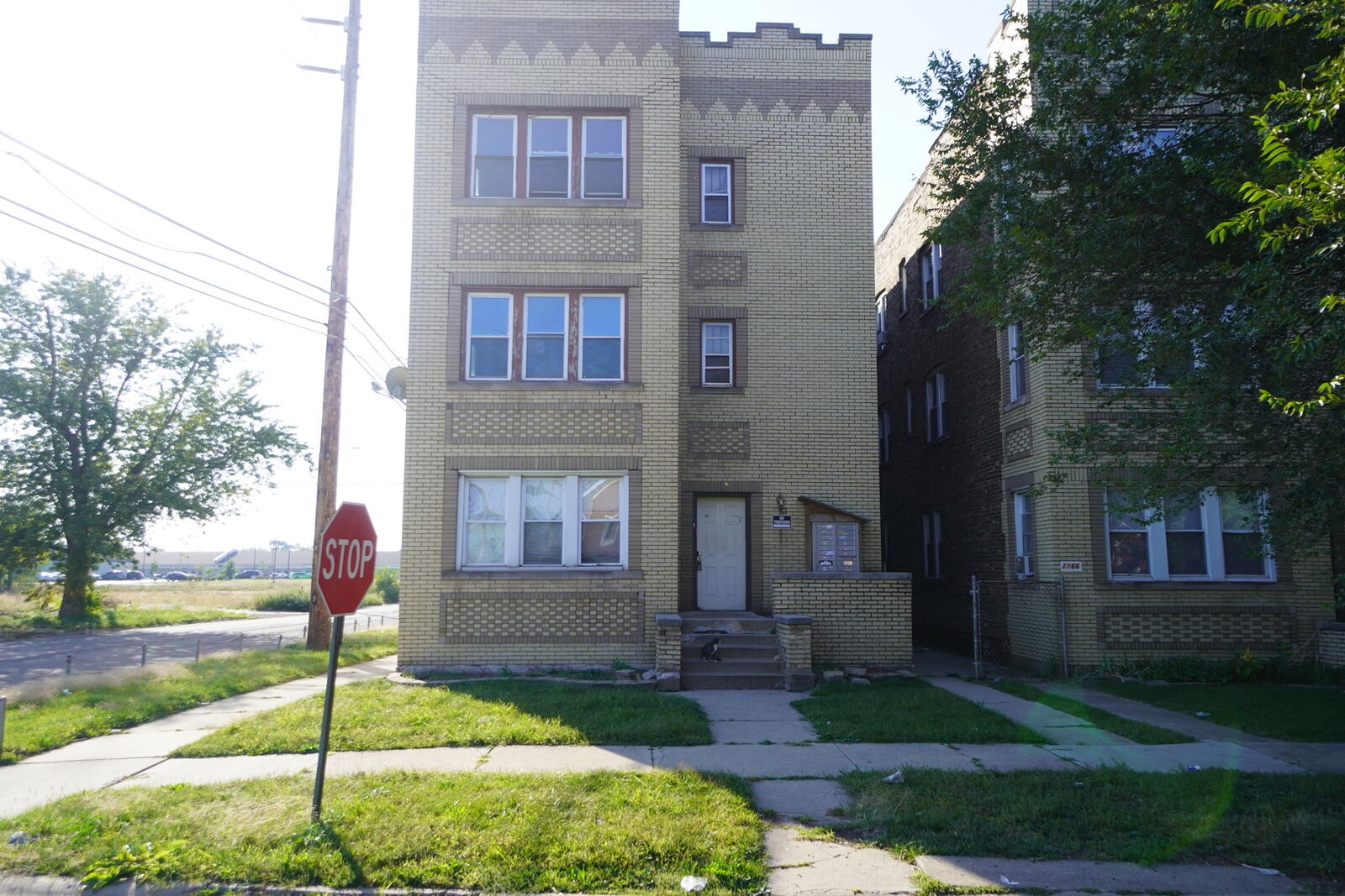 Property Photo:  130 East 13th Avenue Avenue 6  IN 46407 