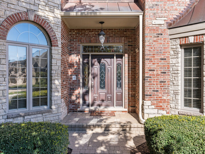 Property Photo: 624 Fawell Court IL 60565
