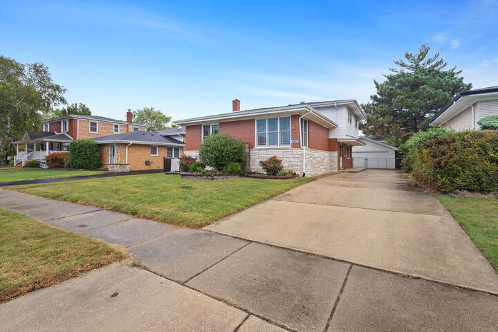 Property Photo:  10509 Kedvale Avenue  IL 60453 