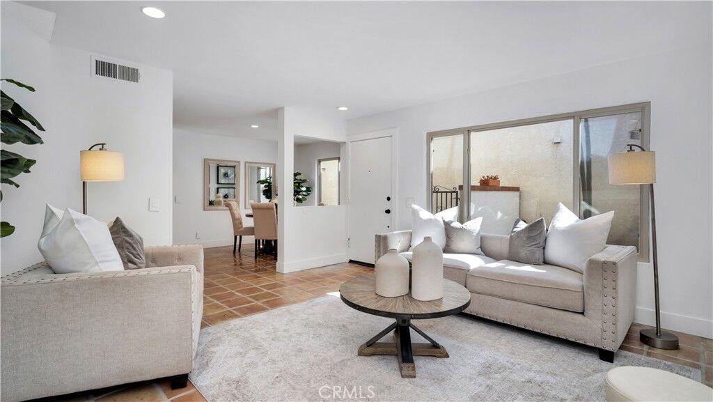Property Photo: 3 Varesa CA 92620