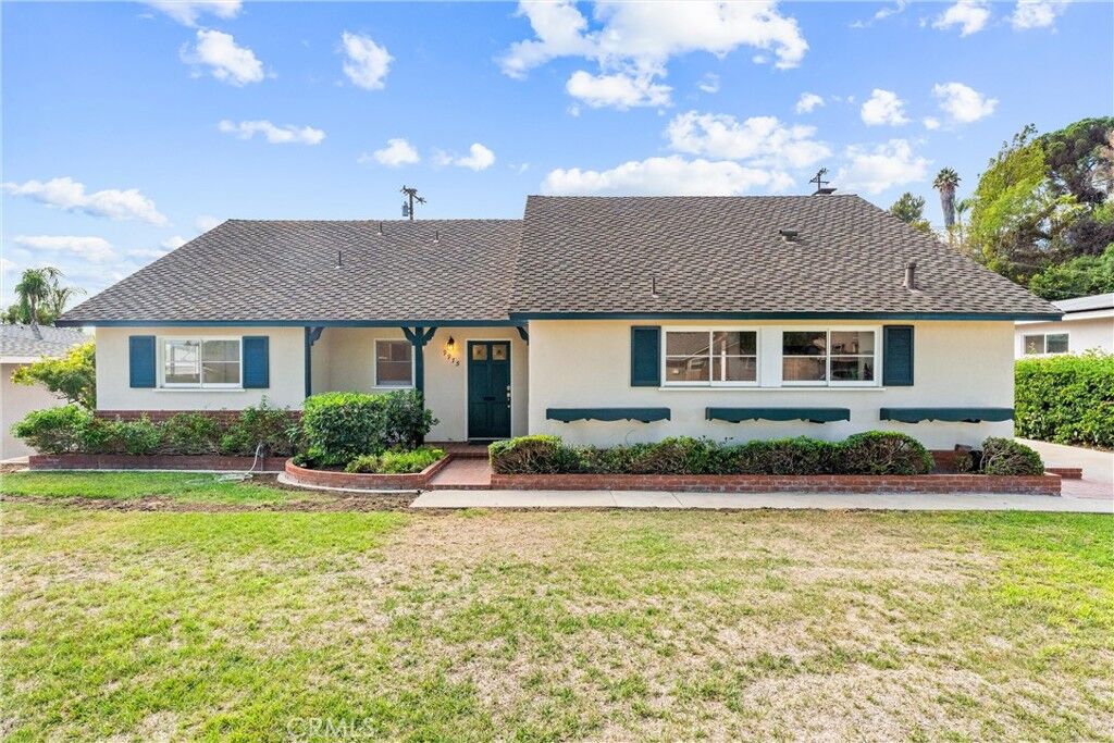 Property Photo: 9915 Corella Avenue CA 90603