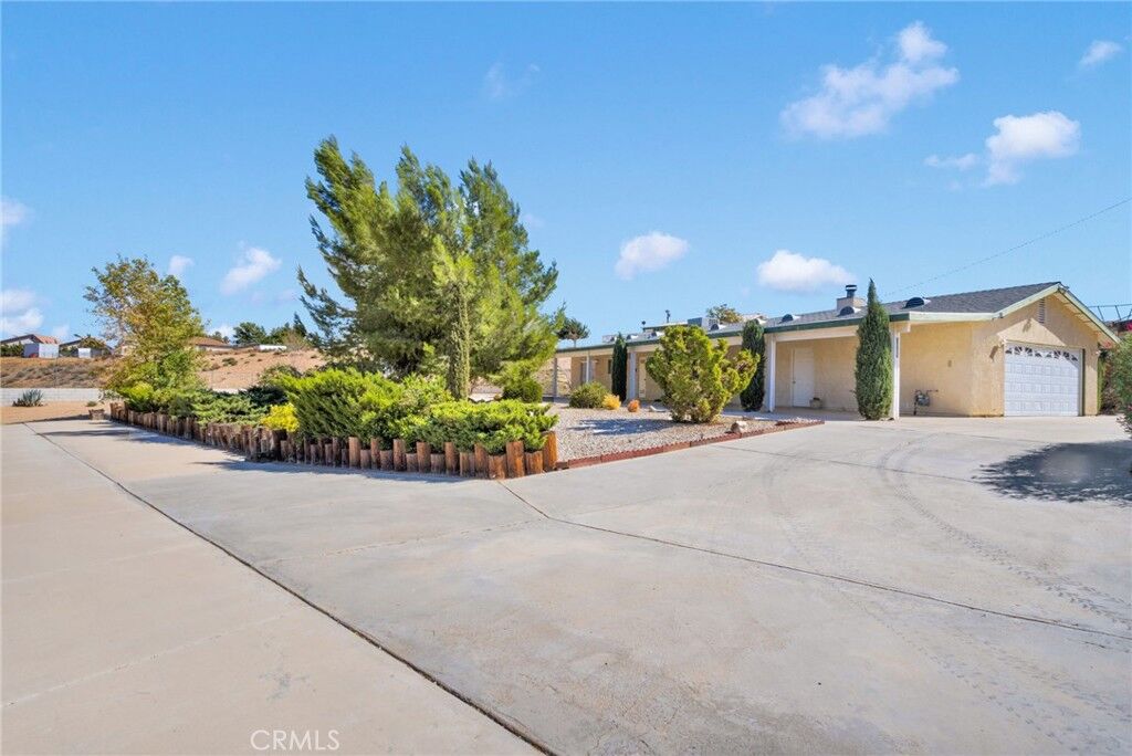 Property Photo: 10765 Choiceana CA 92345