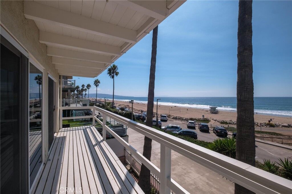 Property Photo: 4416 The Strand B CA 90266