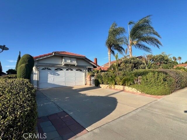 Property Photo: 1455 Cresta CA 92879