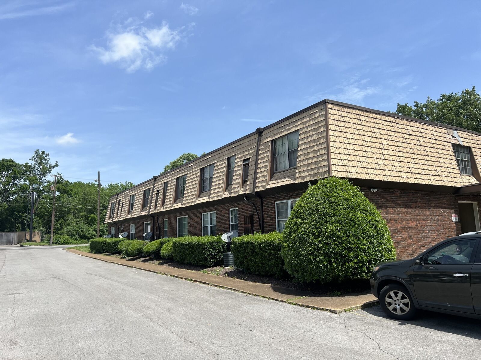 Property Photo:  441 Harding Pl B18  TN 37211