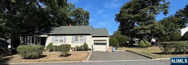 Property Photo:  41 Monument Place  NJ 07626 