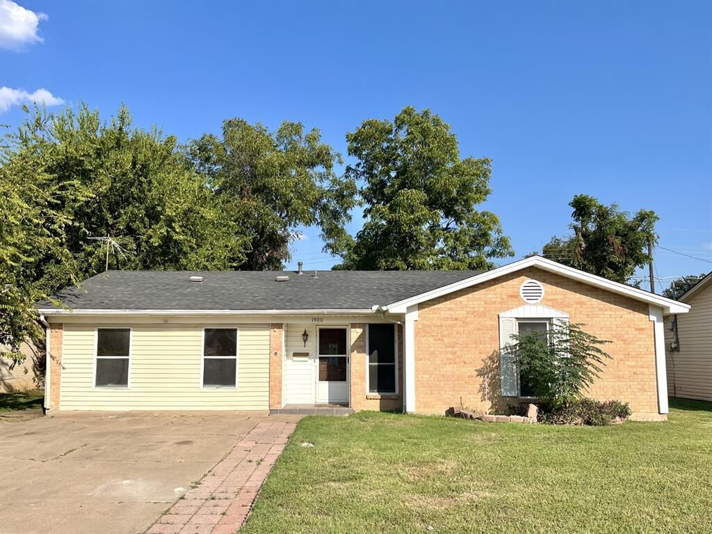 Photo de la propriété:  1900 Robinson Street  TX 75060 