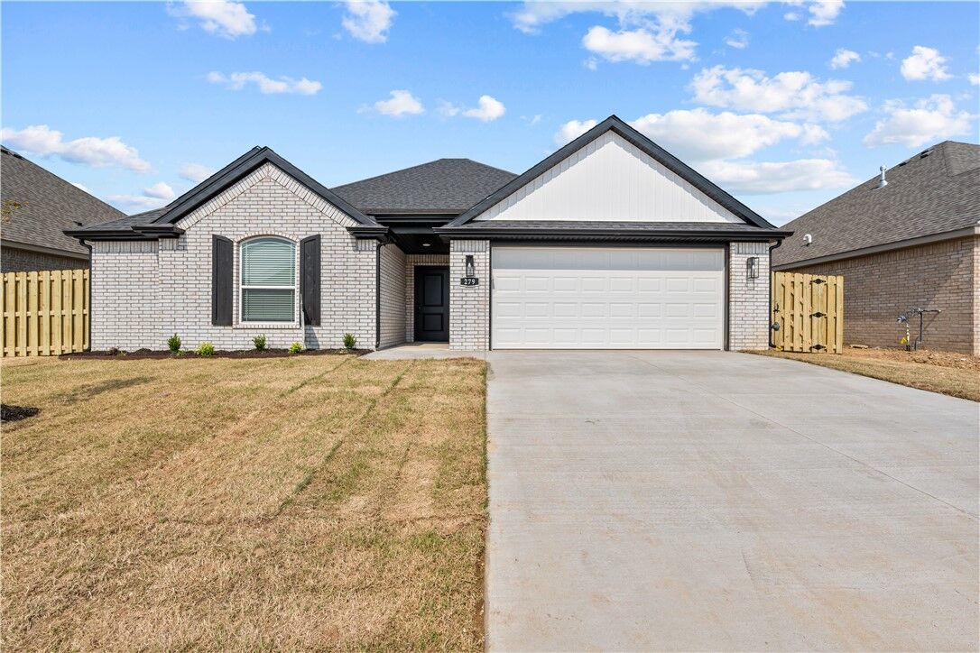 Property Photo: 1106 Harvest Avenue AR 72745