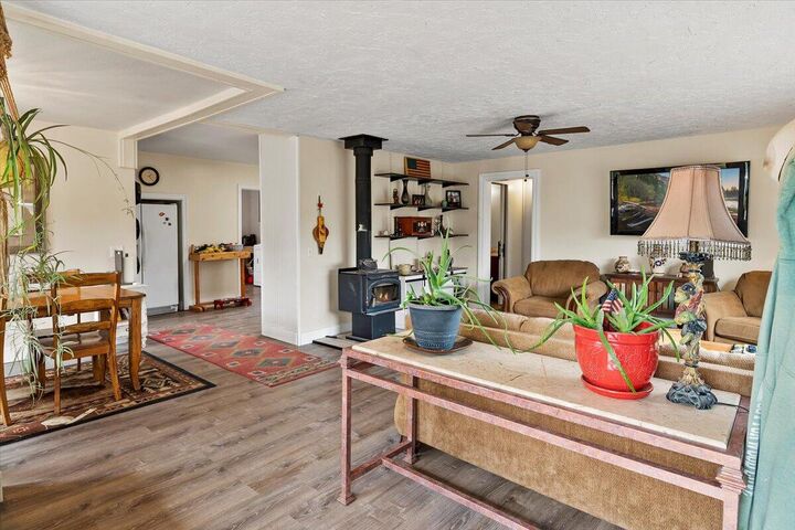 Property Photo:  1987 NW 10th Street  OR 97756 
