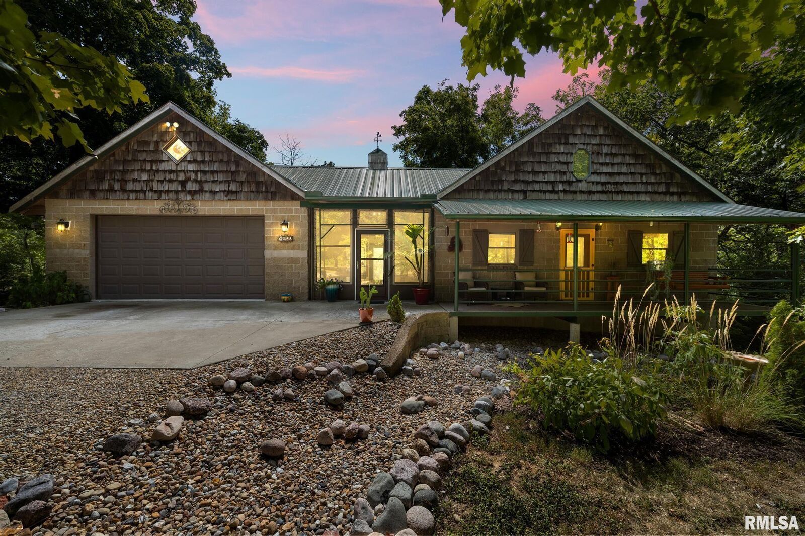 Property Photo:  1522 Woodland Knolls Road  IL 61548 