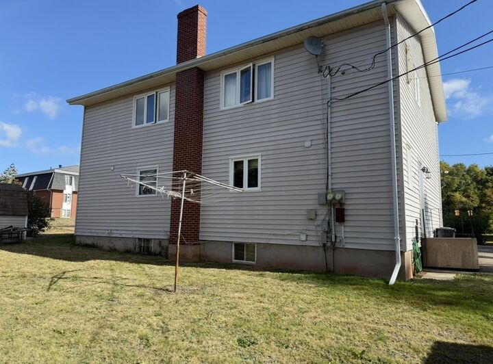 Property Photo:  16-18 Ashburn Crescent  PE C1A 2Y7 