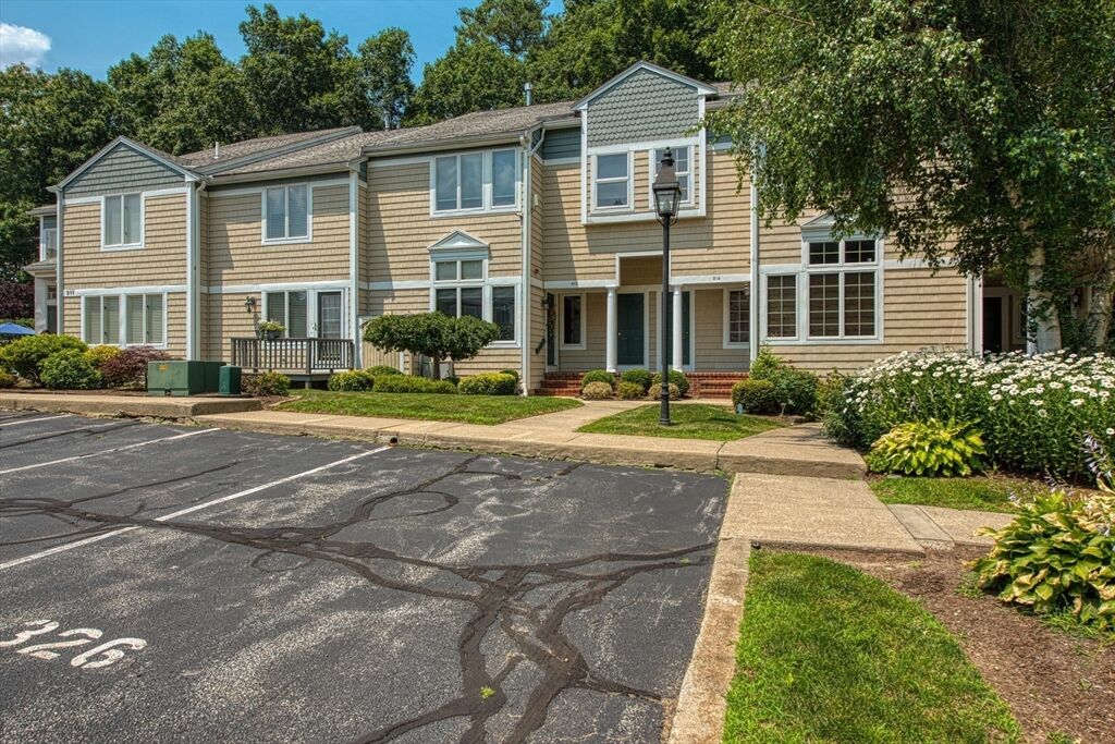 Property Photo:  701 Winthrop Street 313  MA 02780 