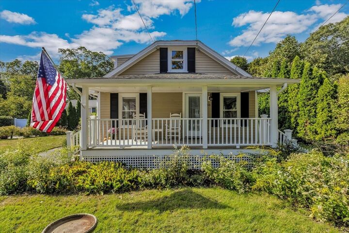 33 Oakwood Ave  Falmouth MA 02540 photo