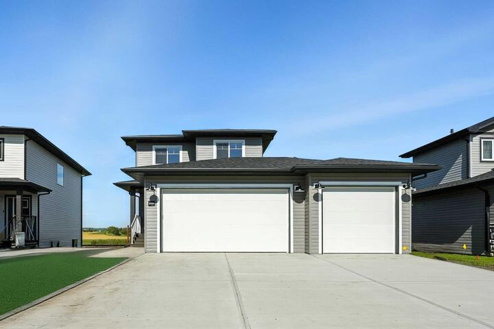 54 Vista Close  Blackfalds AB T4M 0L3 photo