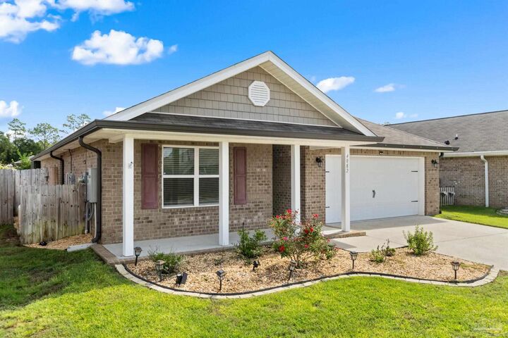 Property Photo:  4082 Chickadee St  FL 32583