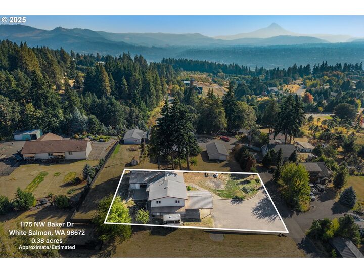 Property Photo: 1175 NW Baker Dr WA 98672