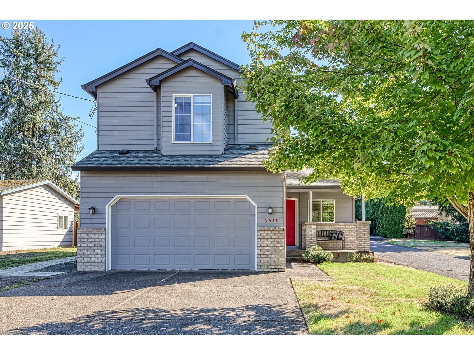 Property Photo:  16578 Hunter Ave  OR 97045 