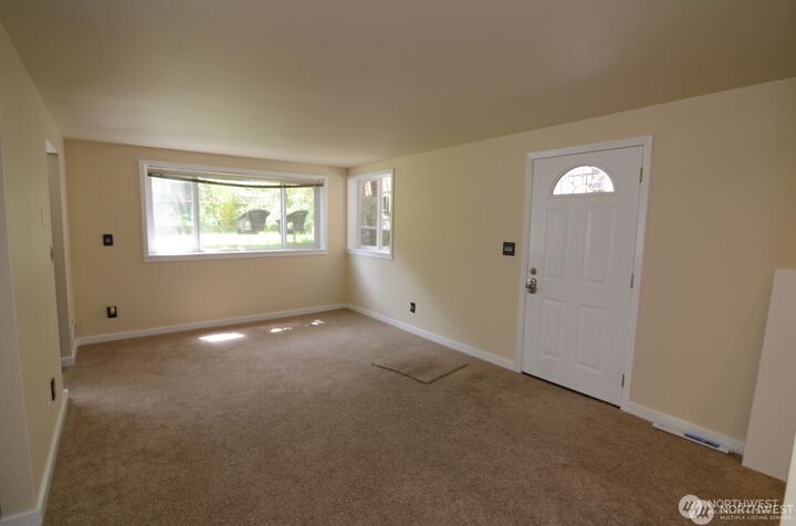 Property Photo:  1409 NW 65th Street 3  WA 98117 