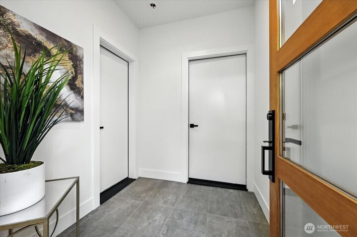 Property Photo:  7524  31st Avenue NE  WA 98115 