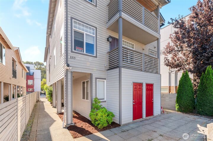 Property Photo: 3315 Claremont Avenue S WA 98144
