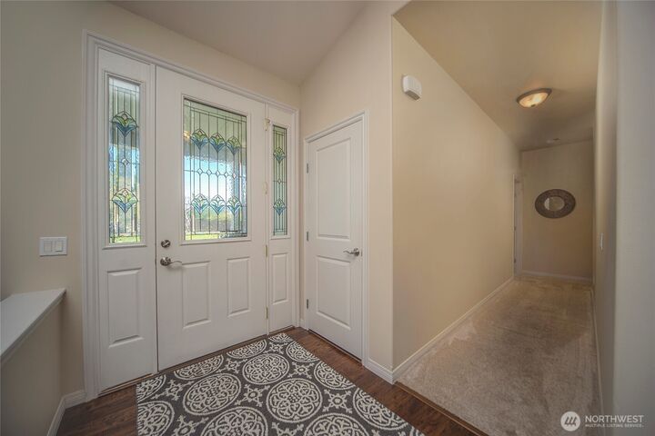 Property Photo:  2401 N Delphine Street  WA 98926 
