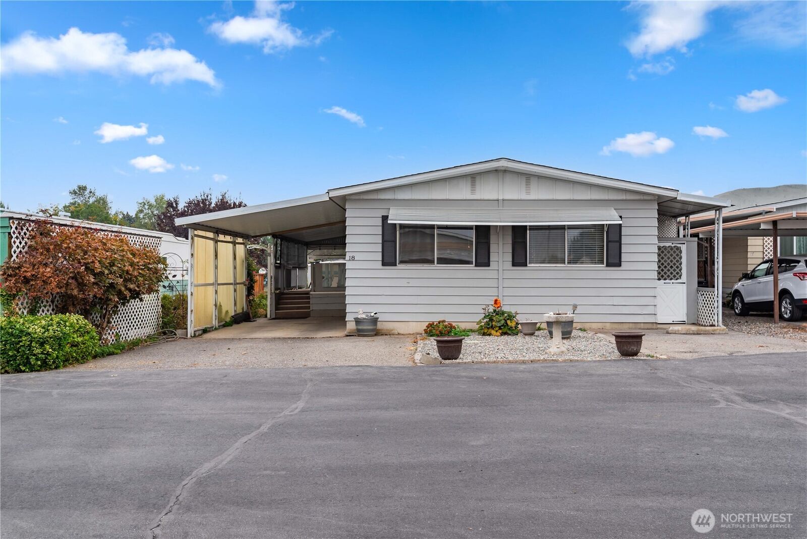 Property Photo:  1311  Maple Street 18  WA 98801 