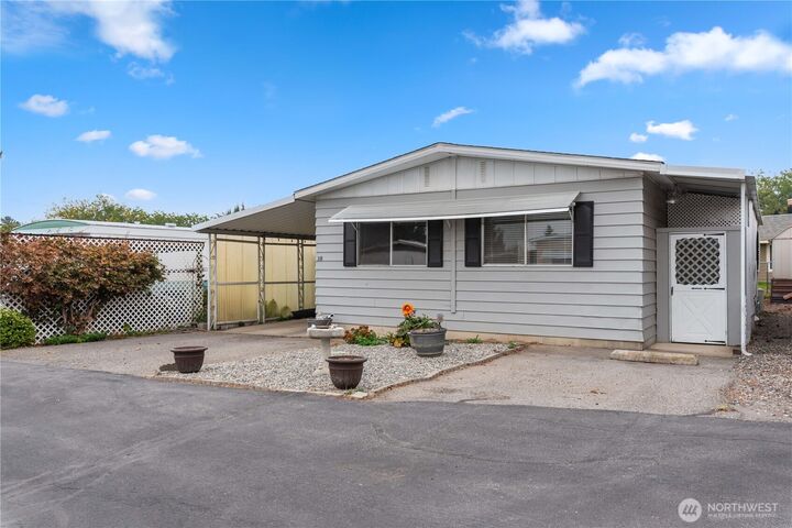 1311  Maple Street 18  Wenatchee WA 98801 photo