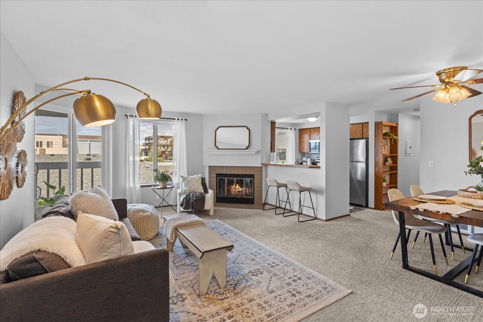 Property Photo:  221  3rd Avenue S 7  WA 98020 
