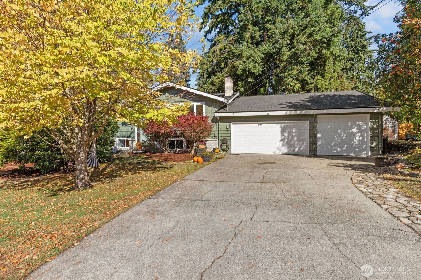 Property Photo: 5805 157th Place SW WA 98026