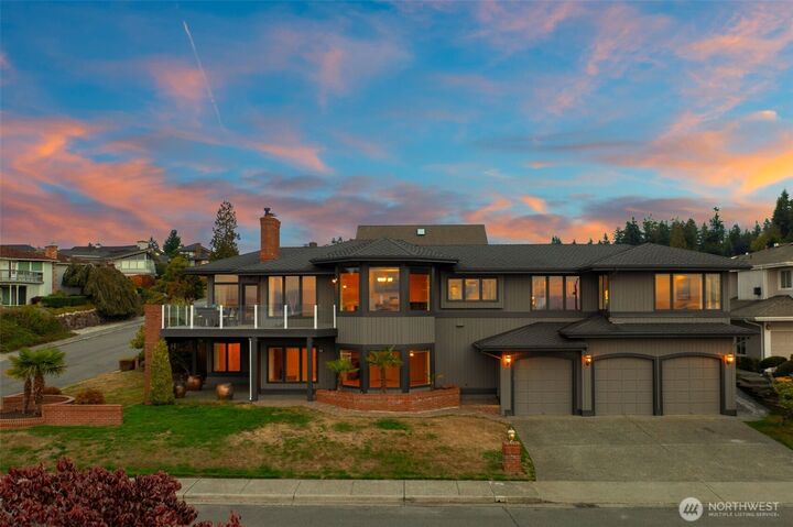 Property Photo:  13813  68th Avenue W  WA 98026 
