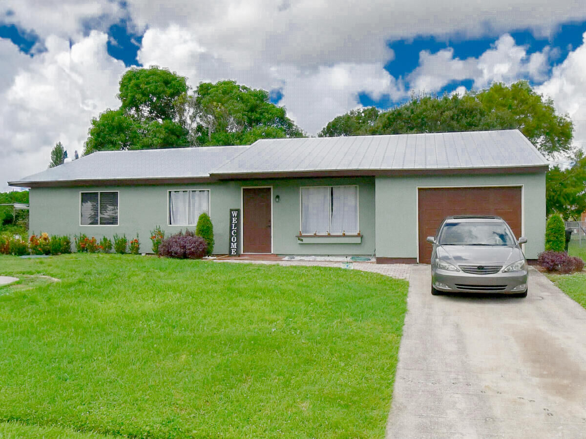 Property Photo: 2252 SE Aneci Street FL 34953