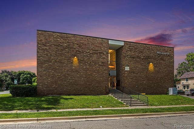 Property Photo:  207 Ballard Street 101  MI 48197 