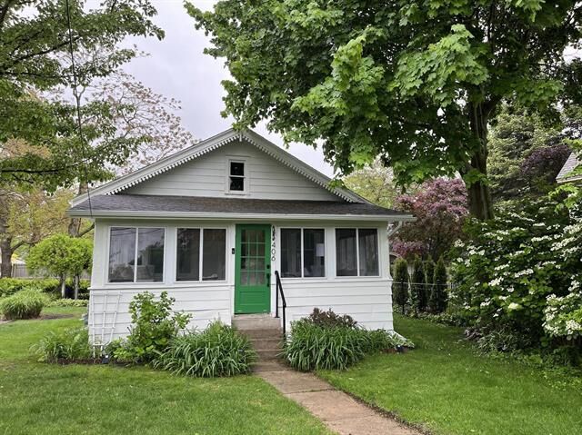 Property Photo:  406 410-412 North Shore Drive  MI 49090 